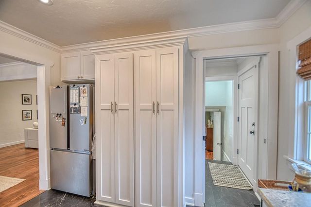 1101 Marlboro Lane, Nichols Hills, OK 73116