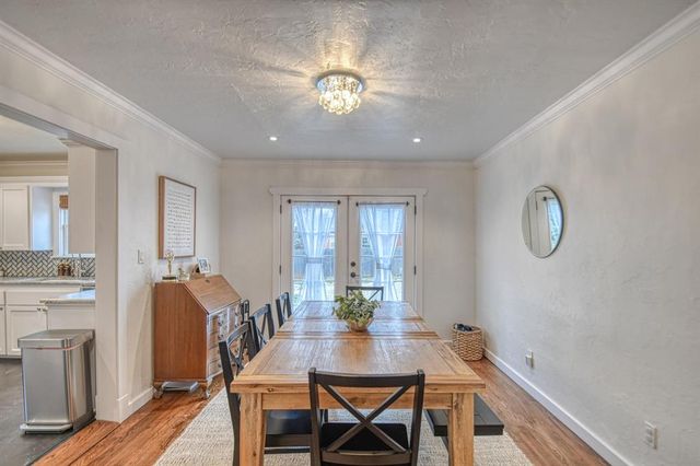 1101 Marlboro Lane, Nichols Hills, OK 73116