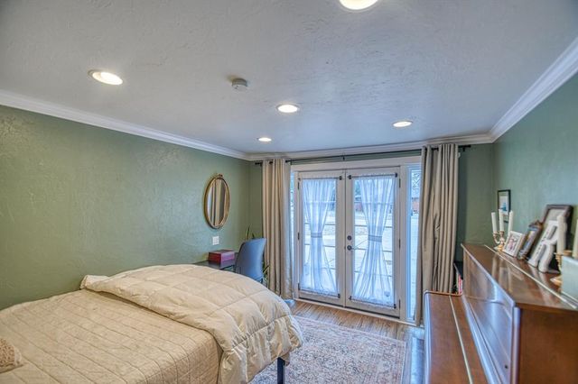 1101 Marlboro Lane, Nichols Hills, OK 73116