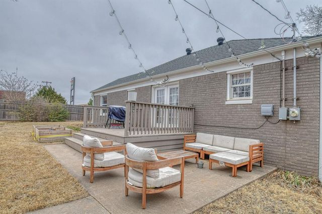 1101 Marlboro Lane, Nichols Hills, OK 73116