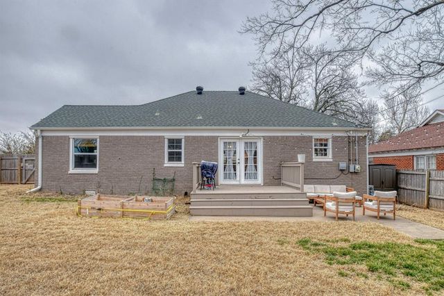 1101 Marlboro Lane, Nichols Hills, OK 73116