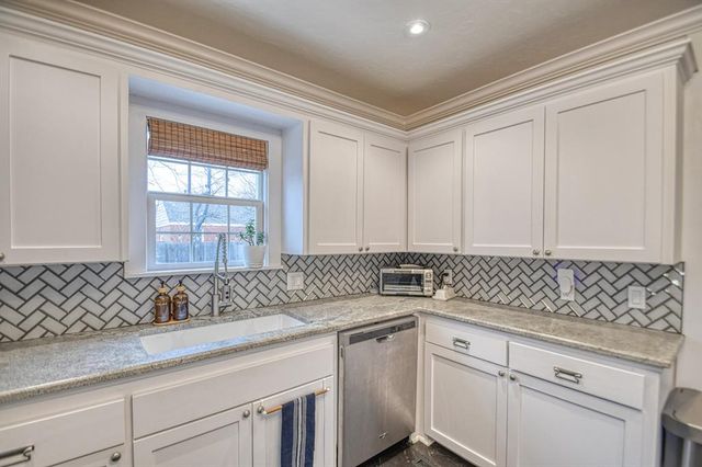 1101 Marlboro Lane, Nichols Hills, OK 73116