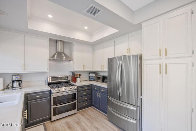 156 Windrose Drive, Thousand Oaks, CA 91320