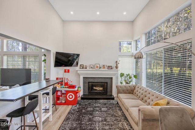 156 Windrose Drive, Thousand Oaks, CA 91320