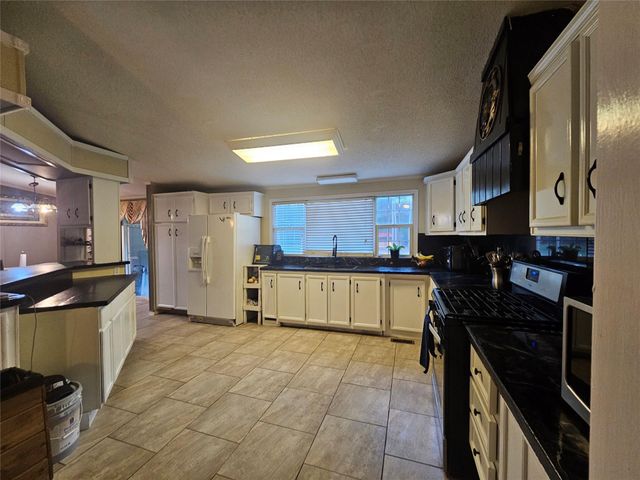 201 Brittany Lane, Cleveland, TX 77328