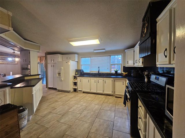201 Brittany Lane, Cleveland, TX 77328