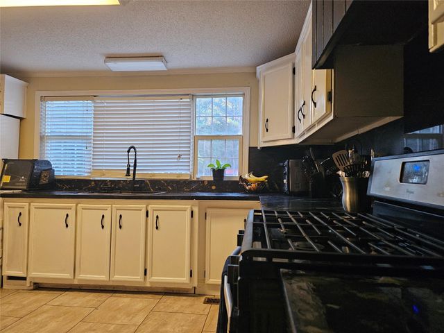 201 Brittany Lane, Cleveland, TX 77328