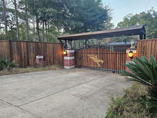 201 Brittany Lane, Cleveland, TX 77328