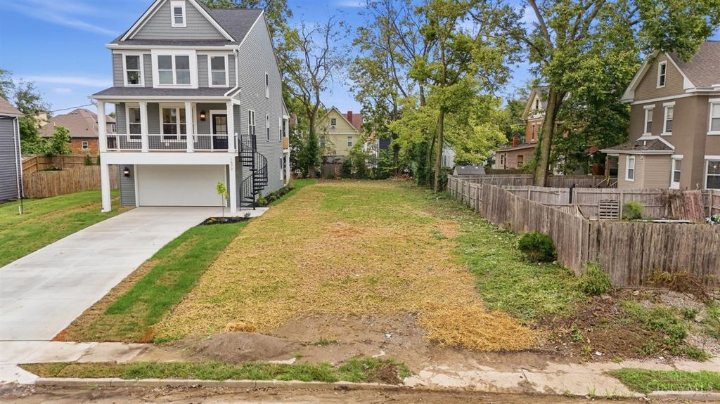 1572 St Leger Place, Cincinnati, OH 45207