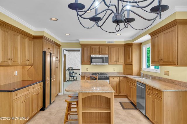 79 Green Meadow Boulevard, Middletown, NJ 07748