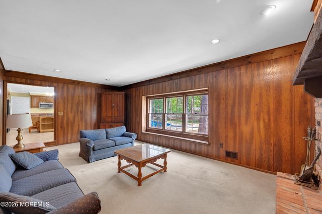 79 Green Meadow Boulevard, Middletown, NJ 07748