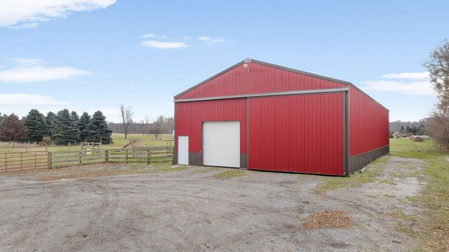 1262 E 900 N, La Porte, IN 46350