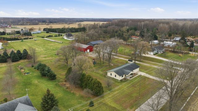 1262 E 900 N, La Porte, IN 46350