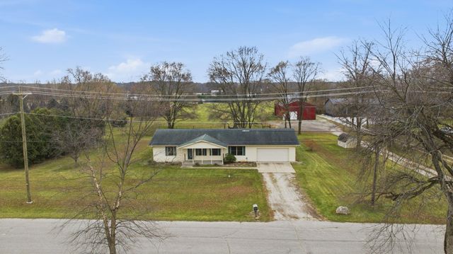 1262 E 900 N, La Porte, IN 46350