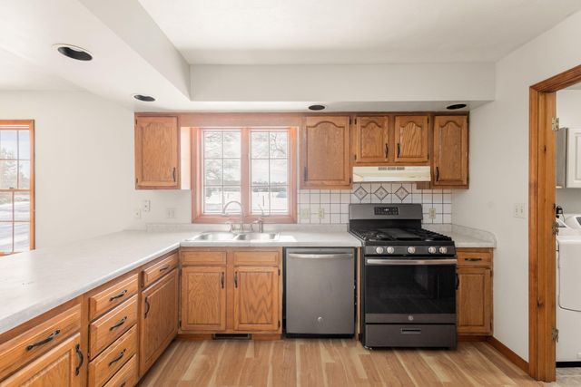 1262 E 900 N, La Porte, IN 46350