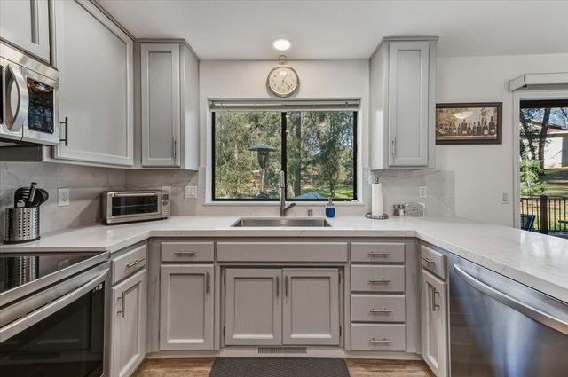 15099 Fay Rd, Grass Valley, CA 95949