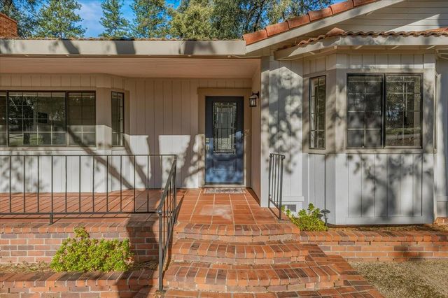 15099 Fay Rd, Grass Valley, CA 95949