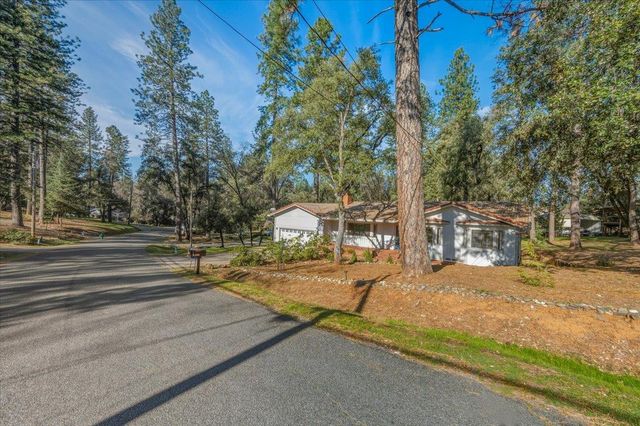 15099 Fay Rd, Grass Valley, CA 95949