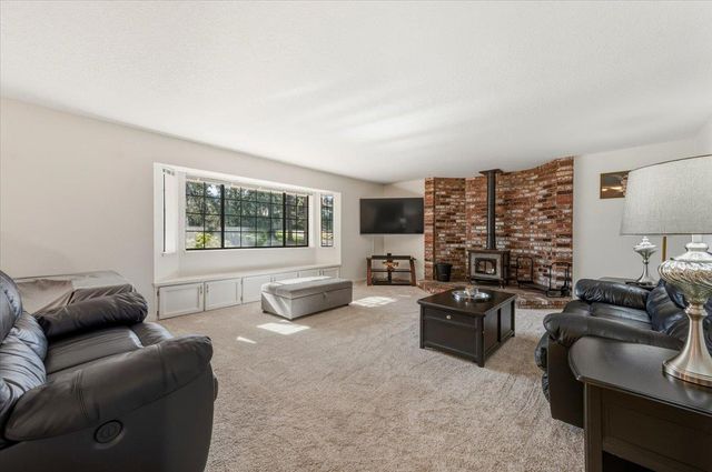 15099 Fay Rd, Grass Valley, CA 95949