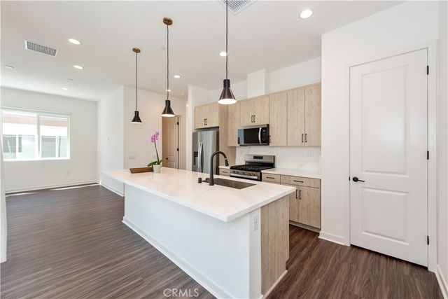 105 Culture, Irvine, CA 92618