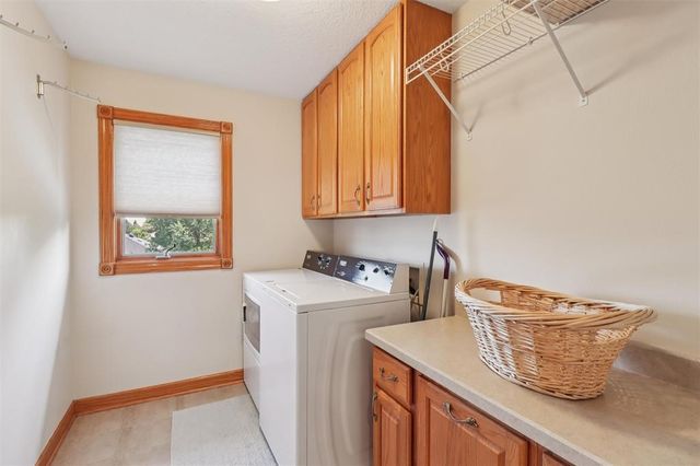 1019 11th Avenue SE, Altoona, IA 50009