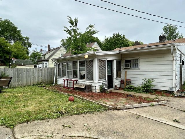 5845 N 35th STREET, Milwaukee, WI 53209