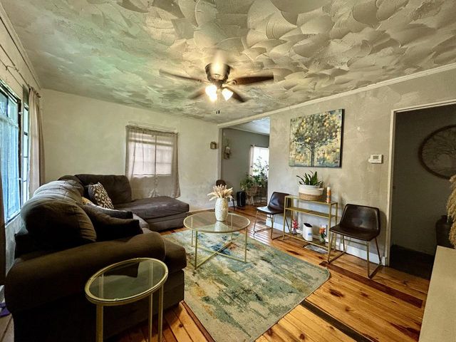 5845 N 35th STREET, Milwaukee, WI 53209