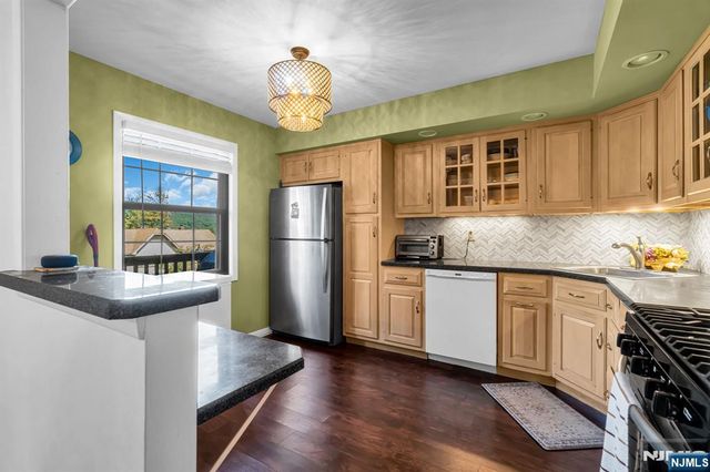101 E Oak Street F6, Oakland, NJ 07436