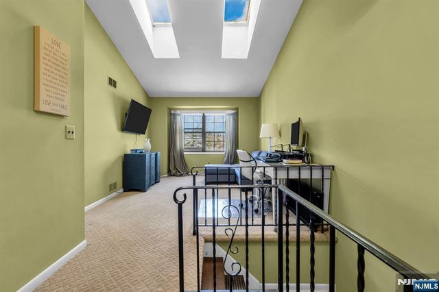 101 E Oak Street F6, Oakland, NJ 07436