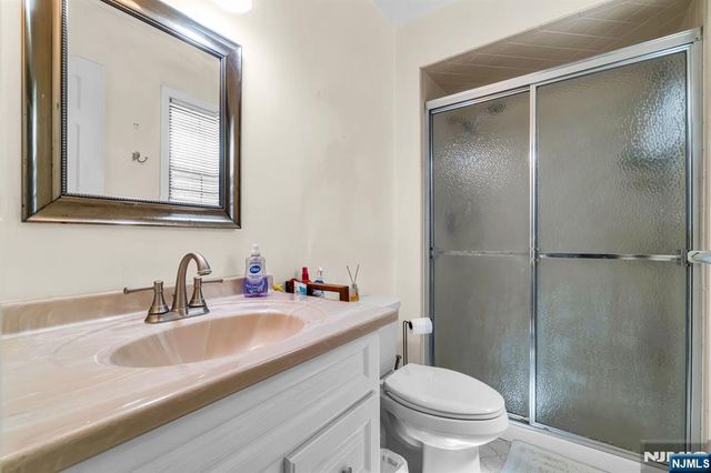 101 E Oak Street F6, Oakland, NJ 07436