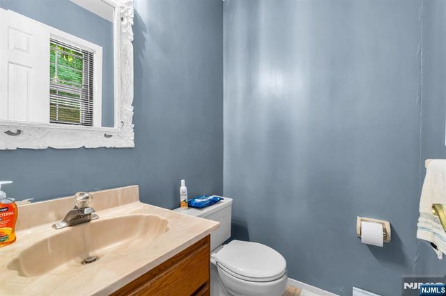 101 E Oak Street F6, Oakland, NJ 07436