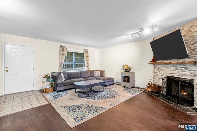 101 E Oak Street F6, Oakland, NJ 07436