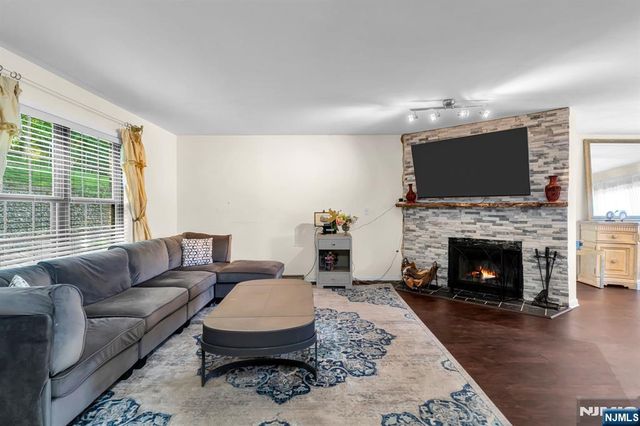 101 E Oak Street F6, Oakland, NJ 07436