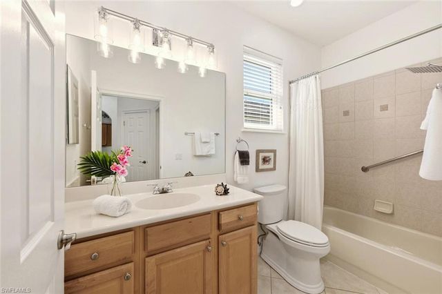 1822 Tarpon Bay DR S # 92, Naples, FL 34119