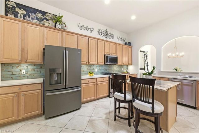 1822 Tarpon Bay DR S # 92, Naples, FL 34119