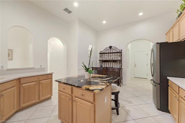 1822 Tarpon Bay DR S # 92, Naples, FL 34119