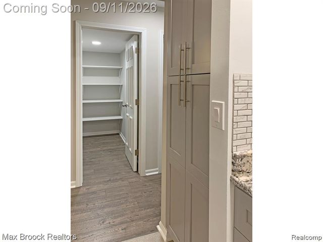 42160 E Woodward Avenue 11, Bloomfield Hills, MI 48304