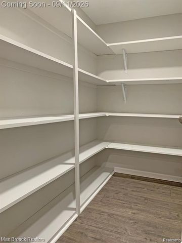 42160 E Woodward Avenue 11, Bloomfield Hills, MI 48304