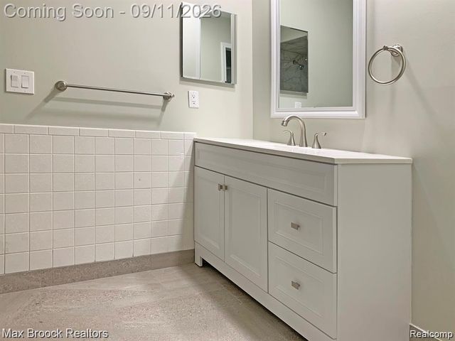 42160 E Woodward Avenue 11, Bloomfield Hills, MI 48304