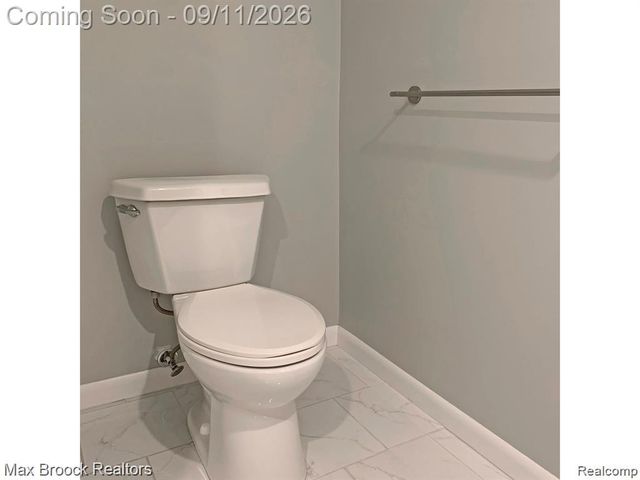 42160 E Woodward Avenue 11, Bloomfield Hills, MI 48304