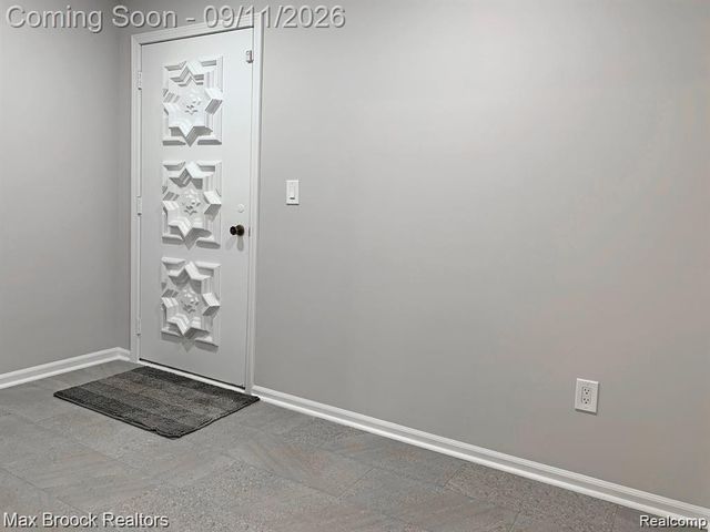 42160 E Woodward Avenue 11, Bloomfield Hills, MI 48304