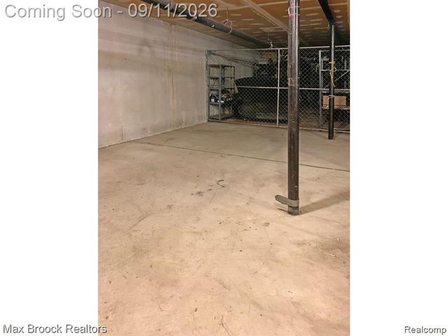 42160 E Woodward Avenue 11, Bloomfield Hills, MI 48304