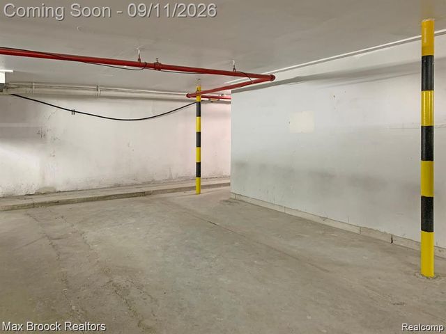 42160 E Woodward Avenue 11, Bloomfield Hills, MI 48304