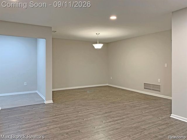 42160 E Woodward Avenue 11, Bloomfield Hills, MI 48304