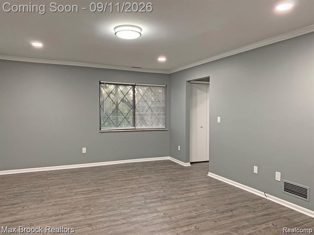 42160 E Woodward Avenue 11, Bloomfield Hills, MI 48304