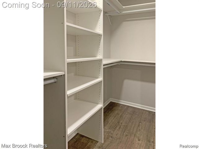42160 E Woodward Avenue 11, Bloomfield Hills, MI 48304