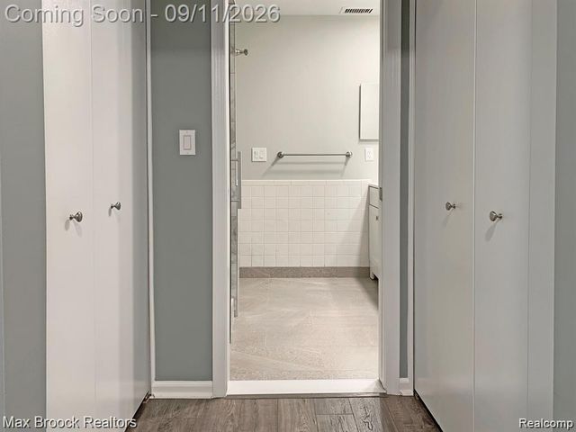 42160 E Woodward Avenue 11, Bloomfield Hills, MI 48304