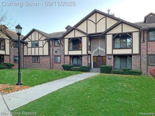 42160 E Woodward Avenue 11, Bloomfield Hills, MI 48304
