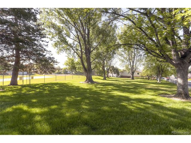 9859 Croke Dr, Denver, CO 80260