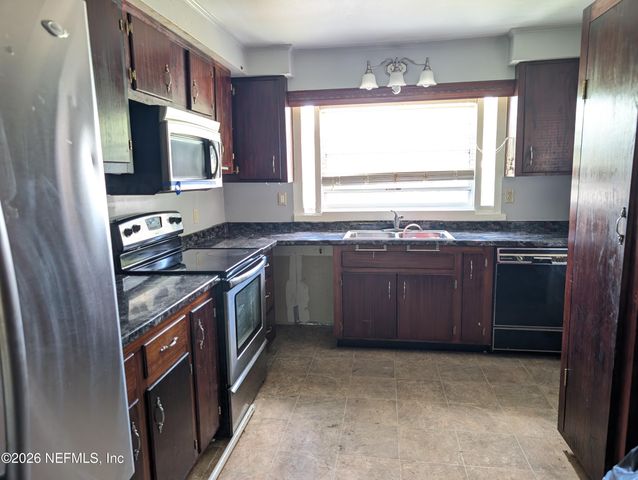 244 5TH Way, Interlachen, FL 32148